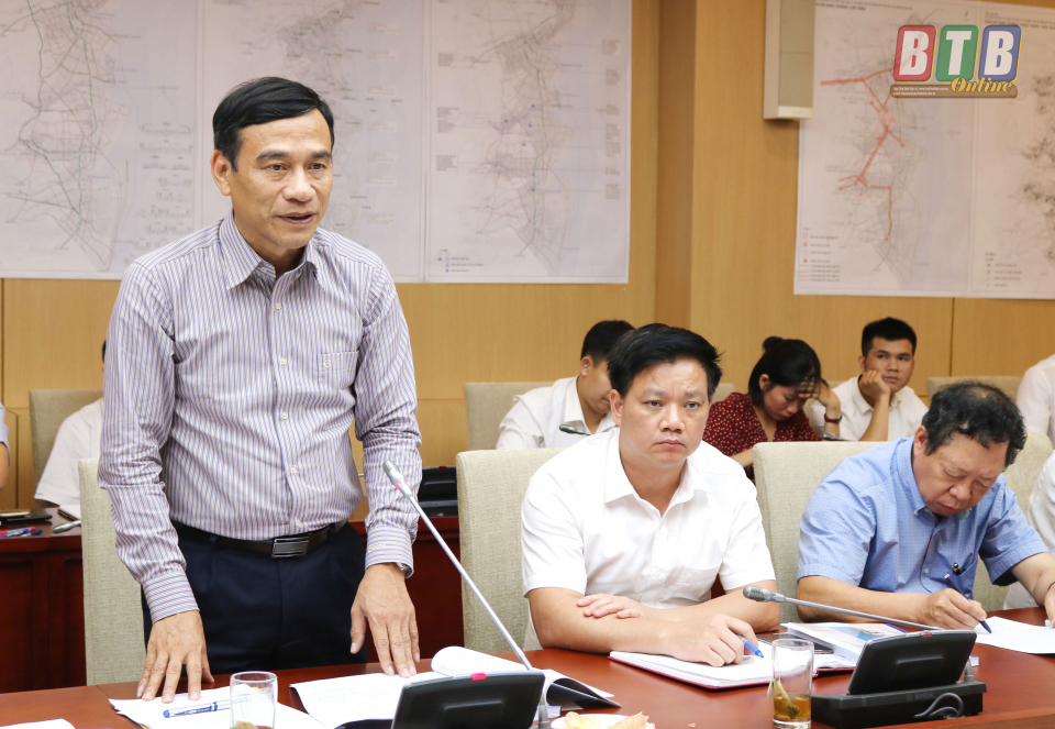 Đồng chí Đặng Trọng Thăng, Phó Bí thư Tỉnh ủy, Chủ tịch UBND phát biểu tại hội nghị.