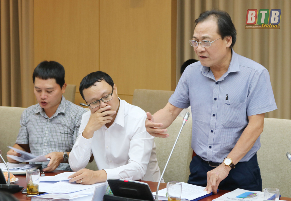 Các đại biểu thảo luận, phản biện một số nội dung của Đồ án Quy hoạch chung xây dựng Khu kinh tế Thái Bình.